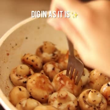 "Mouthwatering Medley: Unleashing the Magic of Cheesy Mushroom Delights!" 🍄🍄🍄🍄