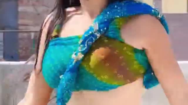 Hot girl dance Indian style