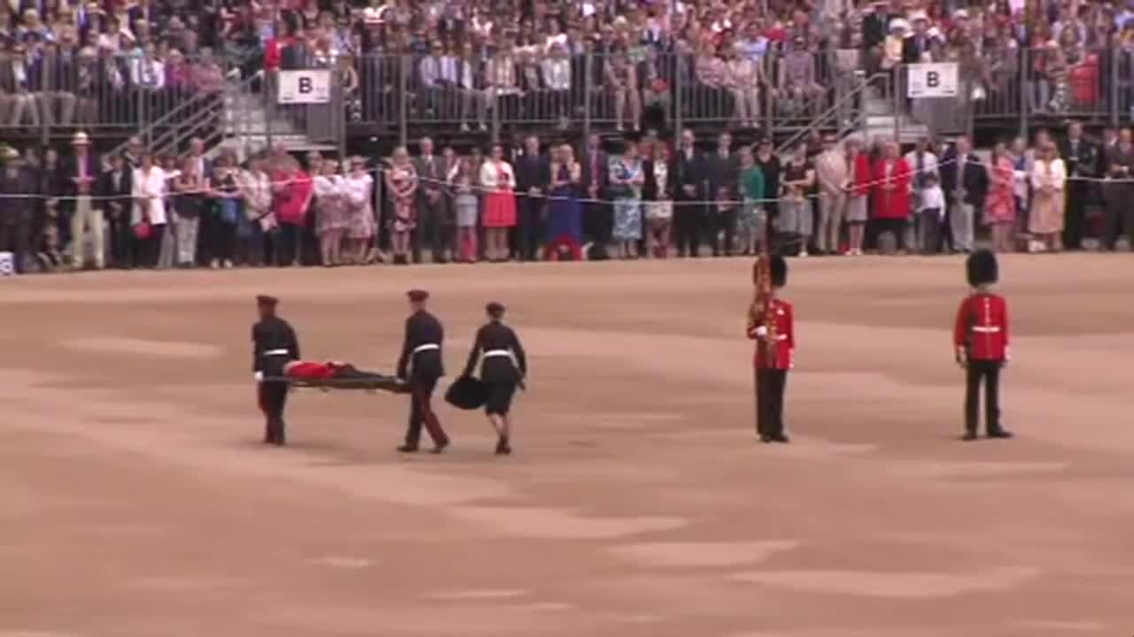 Guardsman collapses at Queen's official birthday parade