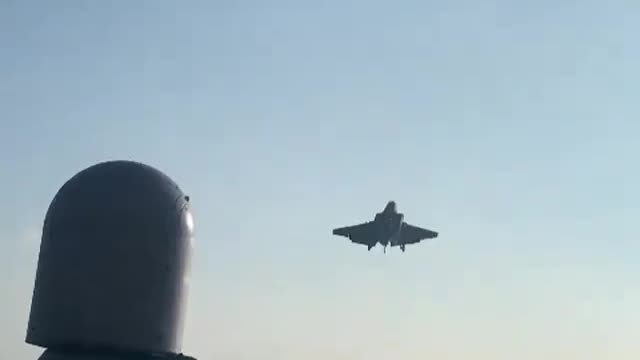 Video of the F-35 crash which took place aboard the USS Carl Vinson