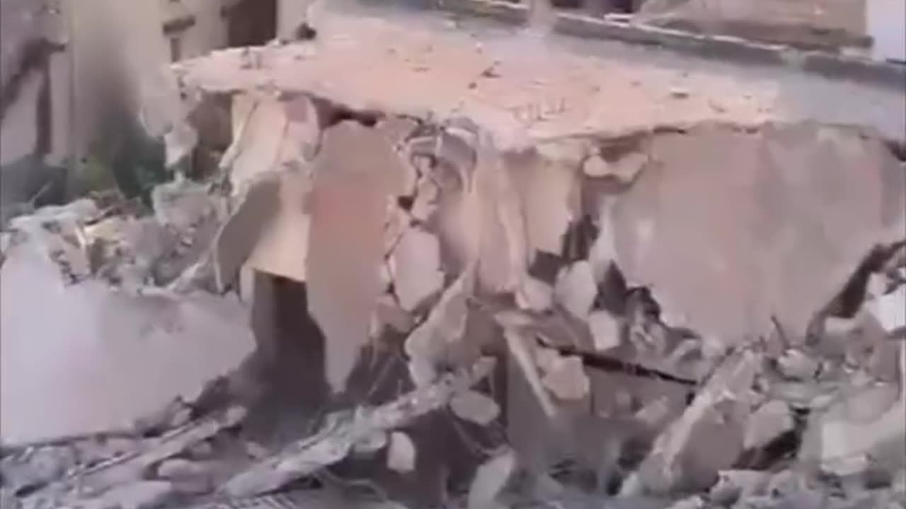 The moment Israeli soldiers bombed Lebanese houses in Kfarkela