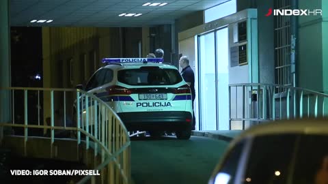 Policija pred Klinikom za traumatologiju