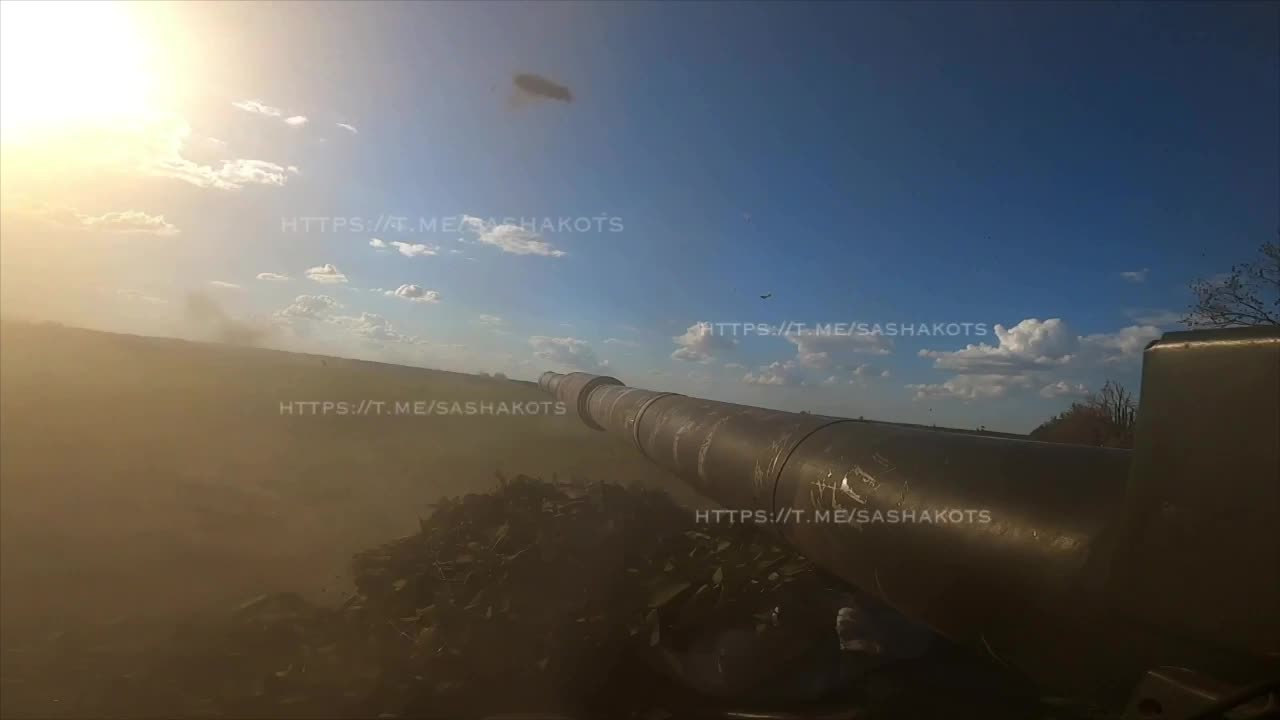 Ukrainian T72 Tank Storming Russian Lines(Incredible Video)