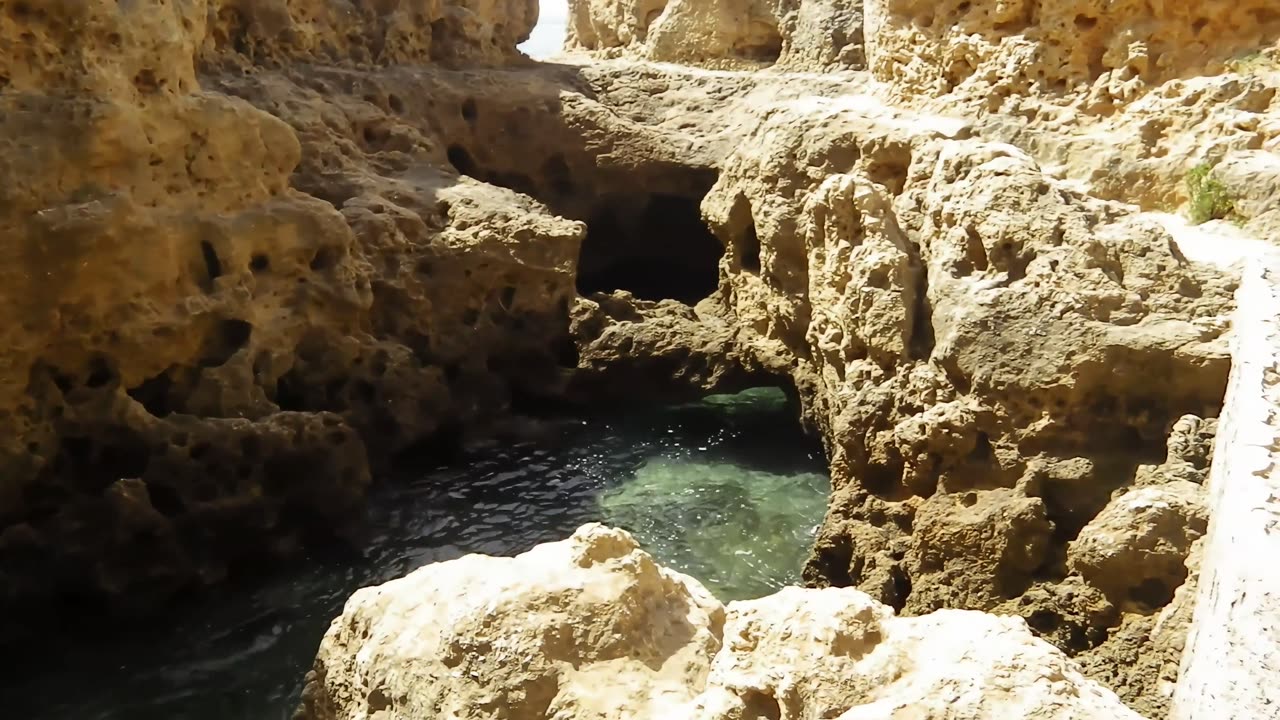 CARVAO CLIFFS PORTUGAL