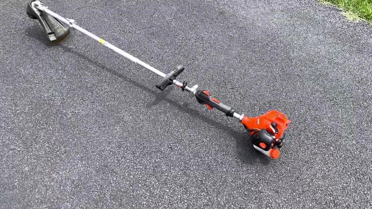 7 year old Echo SRM-225 string trimmer walk around and quick review.