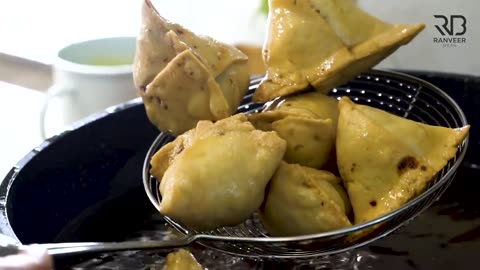 Crispy Punjabi Samosa _ हलवाई जैसे crispy समोसे घर पर _ How to make Samosas _ Chef Ranveer Brar