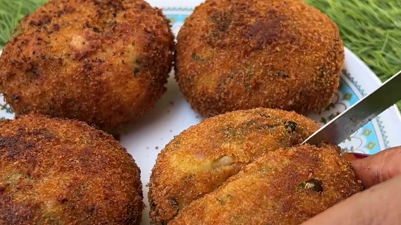 Onion cheese pizza cutlet