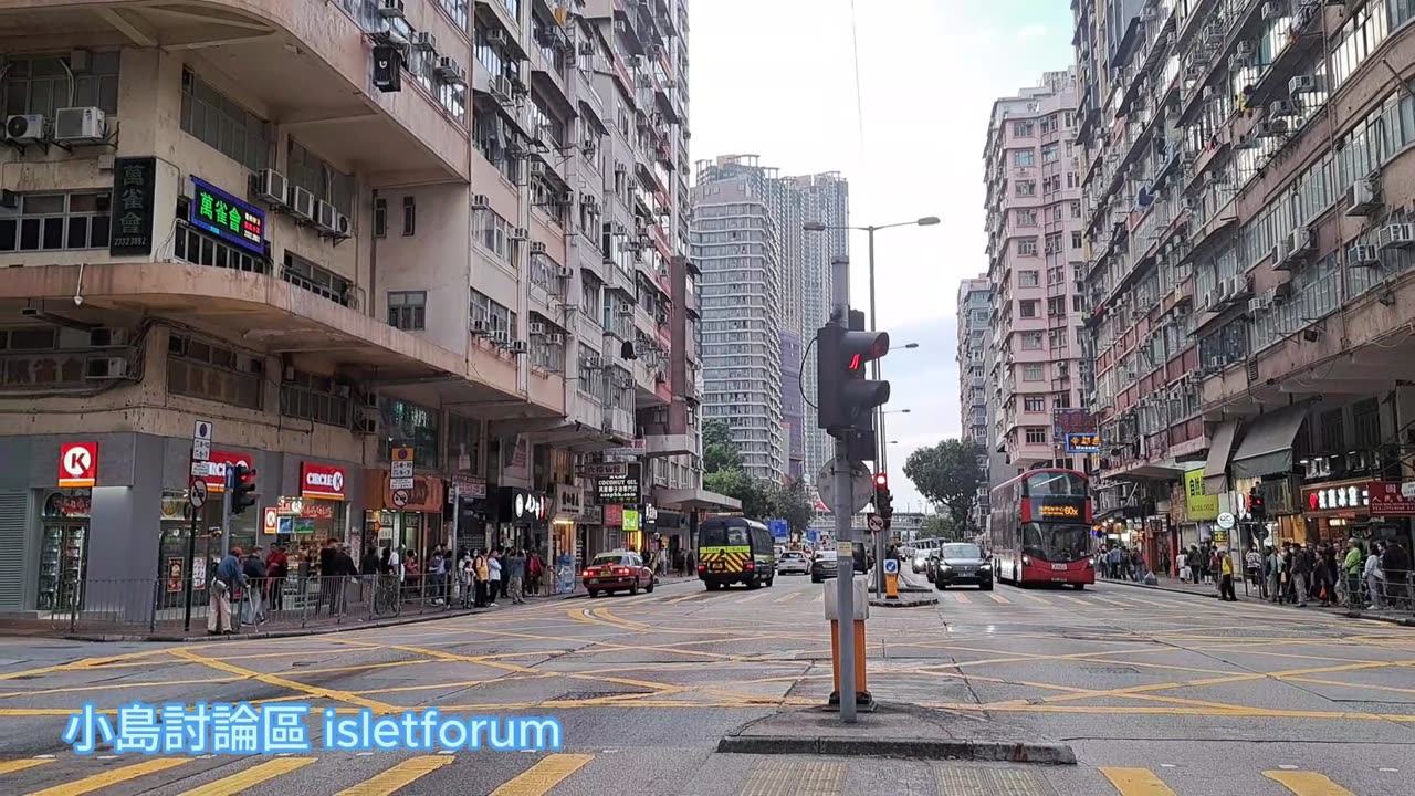 在佐敦道路中心 In the middle of Jordan Road