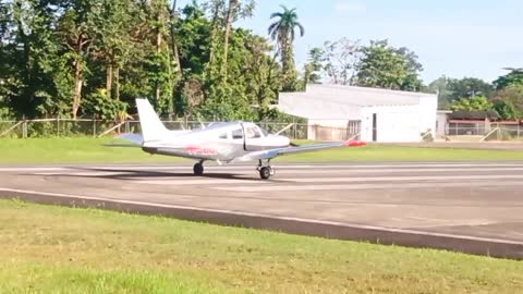 TAKE OFF _ TI-BBI Piper PA-28-161 Warrior II _ TI-AFQ Piper PA-28-180 Cherokee G