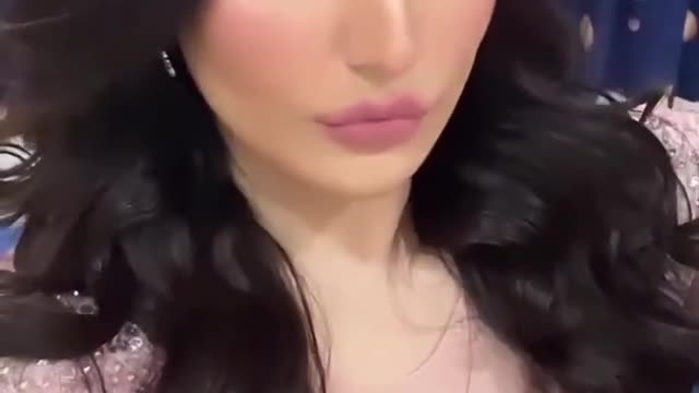 Gorgous zareen khan