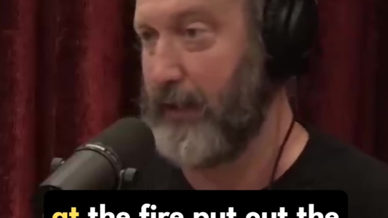 I burned my foot in a bonfire - Joe Rogan, Tom Green #jre #joeroganpodcast #tomgreen