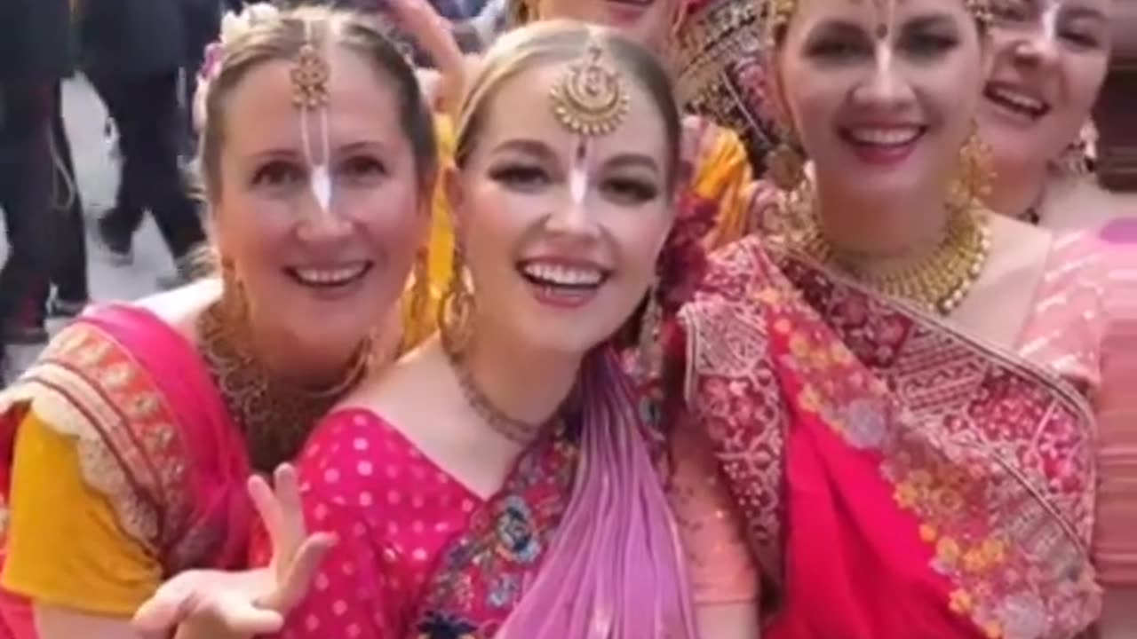 AB ENGLISHWOMEN BHI @jaishreekrishna #jaishreerama bolenge