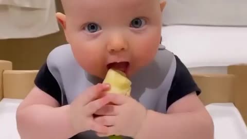 Baby Adorable👶🥰! Watch the level of excitement! 🍌