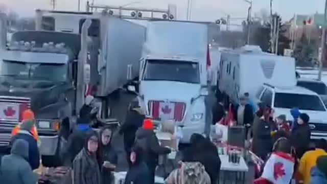 Windsor Ontario Ambassador Bridge Blockade Tuesday Evening