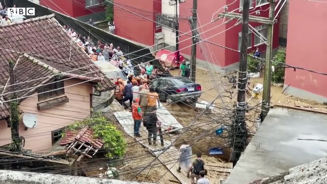 Deadly landslides wreak havoc in Petrópolis, Brazil - BBC News