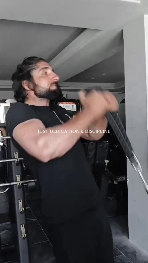 Biceps curls machine
