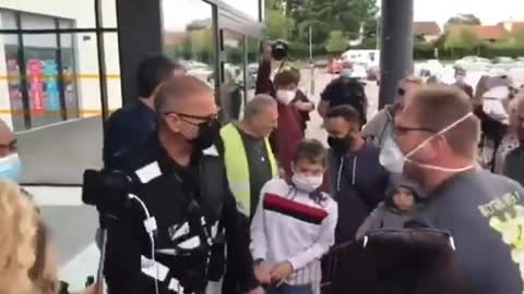 French citizens without Covid-19 vaccine passport cannot buy food? - Civil war looming?