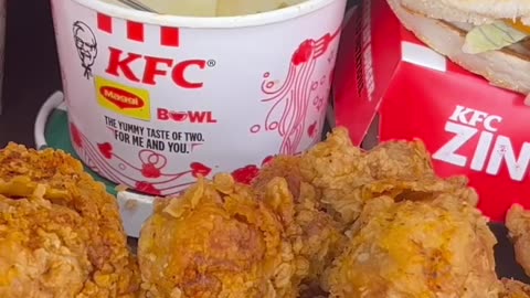 KFC MAGGI BOWL,FRIED CHICKEN LEG PIECE,ZINGER BURGER,KFC CHALLENGE #asmreating #asmrmukbang