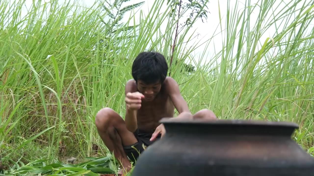 Primitive Technology - Cooking Chicken In Clay Pot