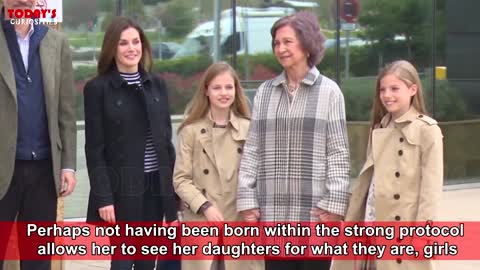 Queen Sofia's bad response to flight attendant for asking about Letizia's daughters