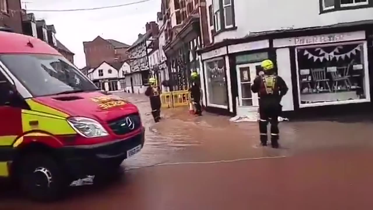 Flood waters enter Tenbury Wells, UK
