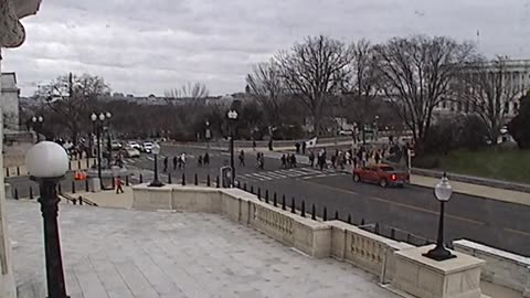 5144CHOB02RotundaExitExterior_2021-01-06_12h00min00s720ms.mp4