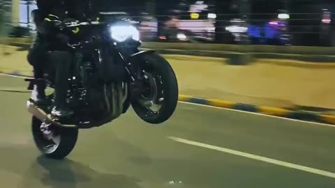 Subway Bike lover.... Super bikes stunts...