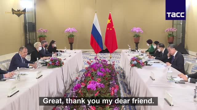 Lavrov still takes a few seconds to POKE FUN at yesterday’s FAKE rumors