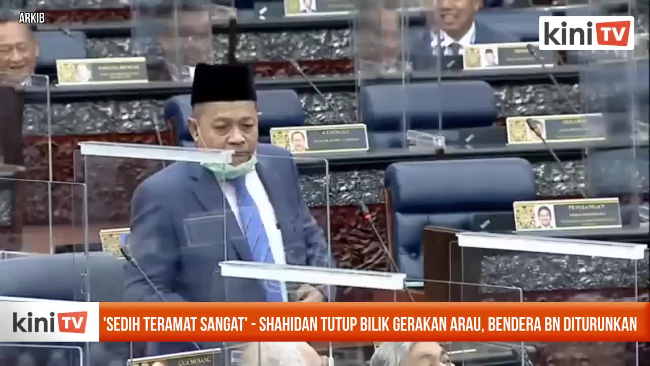 'Sedih teramat sangat' - Shahidan tutup bilik gerakan Arau, bendera BN diturun