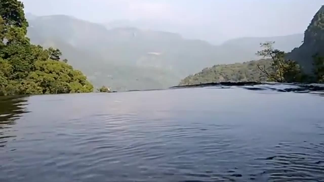 Infinity pool - Knuckles mountain range