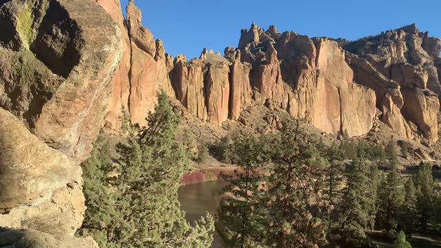 Central Oregon – Smith Rock State Park – The End of the Climber's Trail – 4K