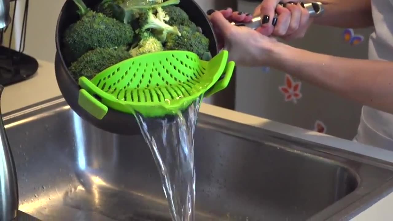 Gizmo Snap N Strain Pot Strainer - Adjustable Silicone Clip On Strainer for Pots, Pans, & Bowls