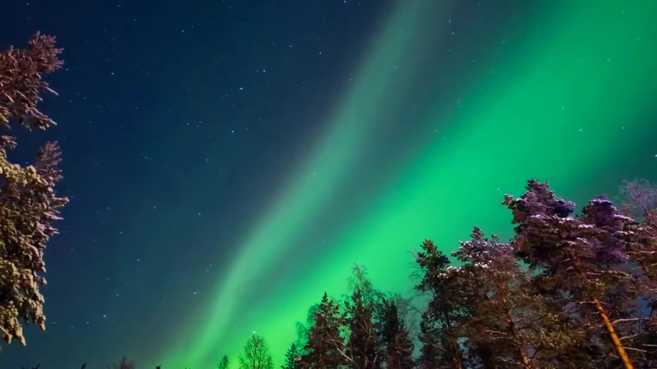 Stunning Aurora Borealis - Northern Polar Lights