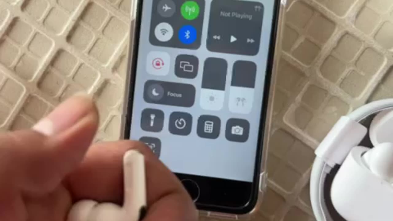 AIRPODS PRO video