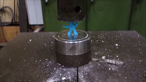 Can you crush blender or blend hydraulic press?