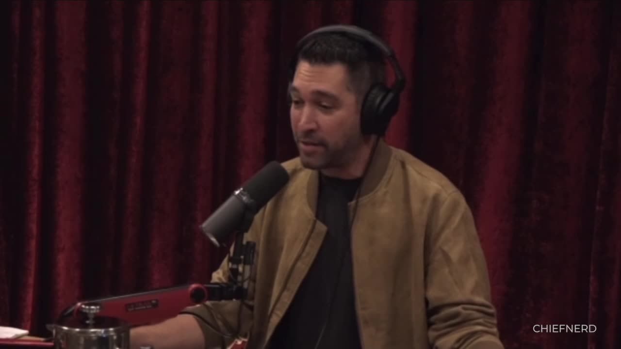 🚩 Joe Rogan & Dave Smith on How U.S. Intelligence Agencies Propagandized the American People to Sway the Last Two Elections