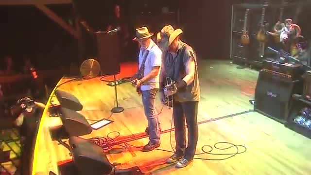 Ted Nugent - Stranglehold (Live)