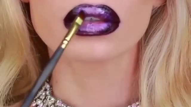 MAKEUP TUTORIAL WITH PURPLE PENCIL LIPSTICK FOR BEGINNERS STEP BY STEP FAST AND SIMPLE!