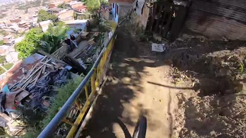 CRAZY URBAN MTB DOWNHILL TRACK - FULL RACE RUN!