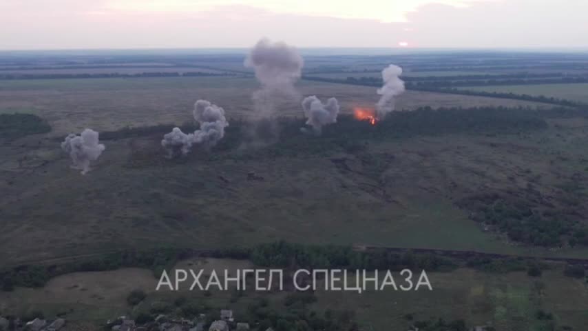 Russian artillery is destroying a V.S.U. stronghold in Velyka Novoselovka in Donbass.