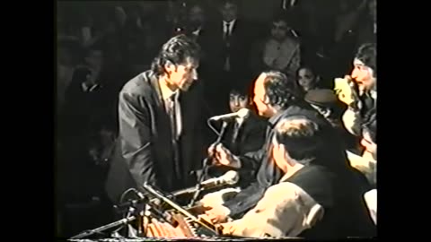 Imran khan at qawali Tum ek gorakh dhanda ho by Ustaad Nusrat Fateh Ali Khan