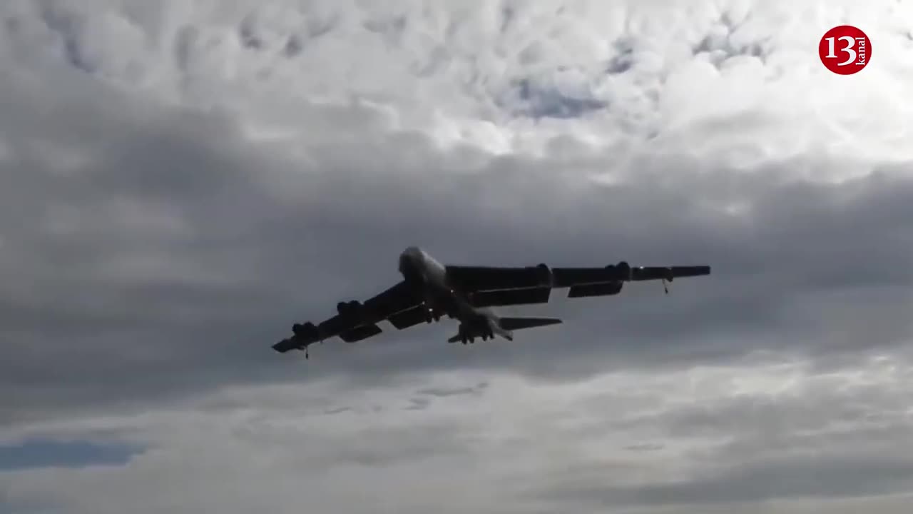 American top general illustrates how US helps Kiev's air force