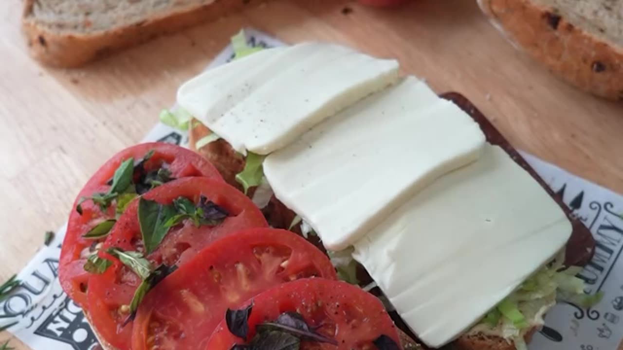 Garlic Herb Tomato Bread