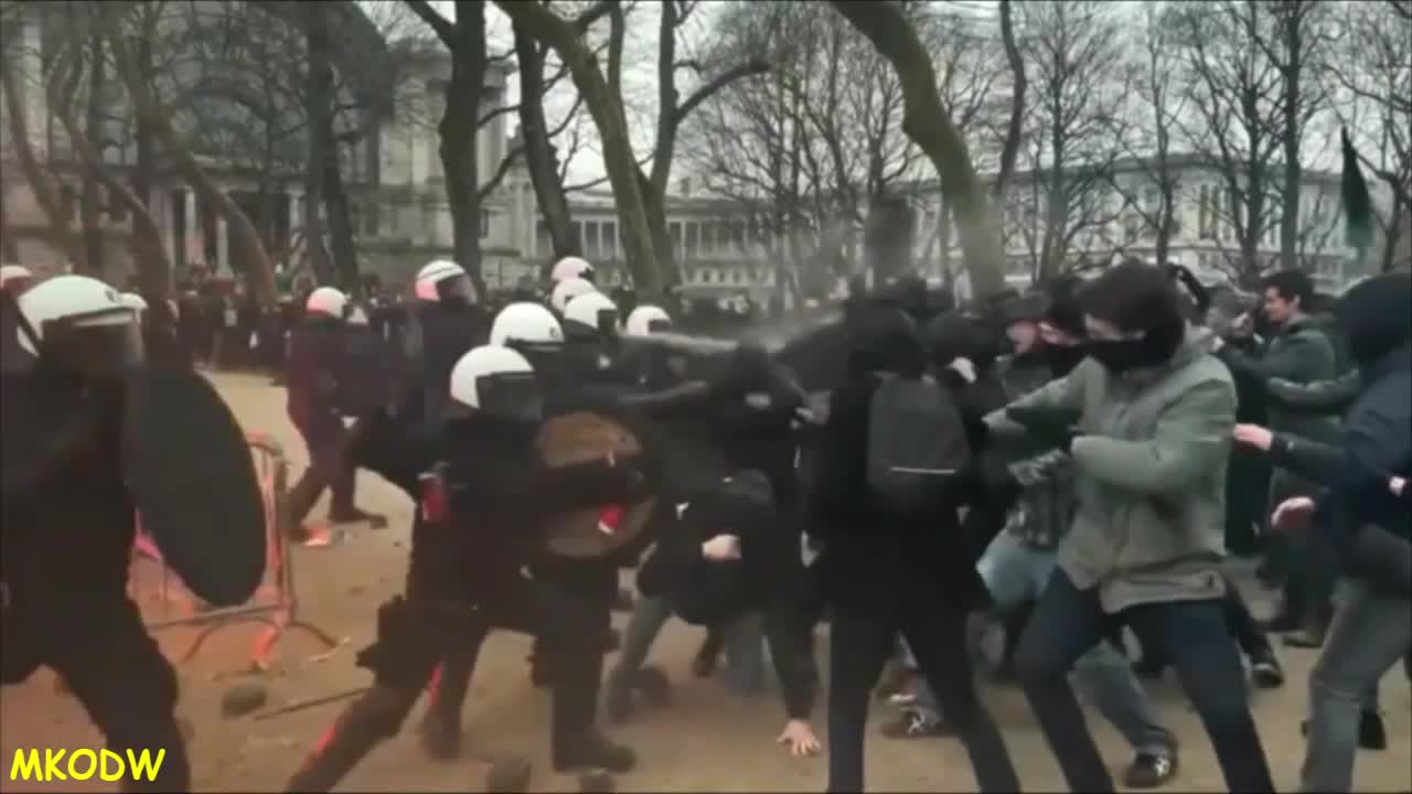 23-1-2022 Rellende Antifa tuig en Romeo's in Brussel