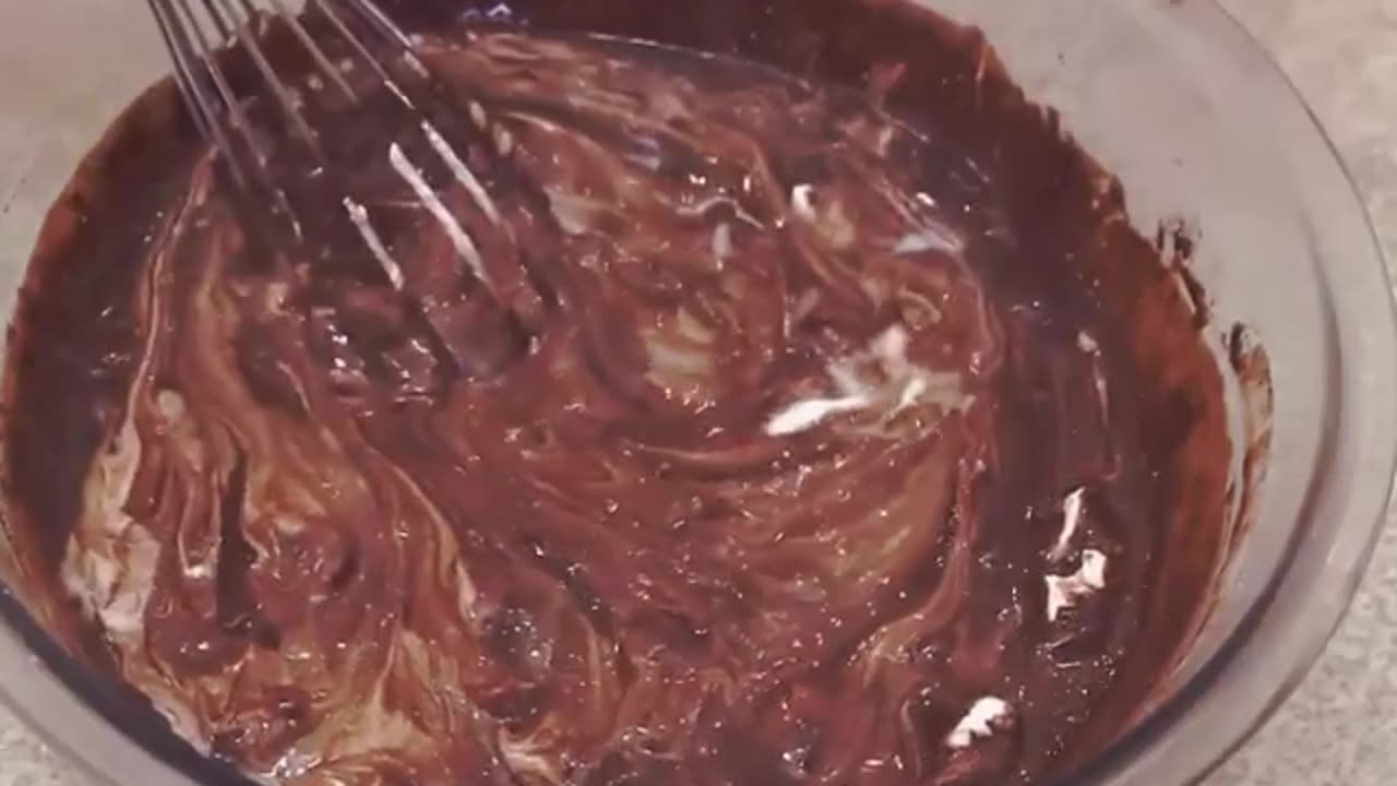 Bolo mousse de nescau, muita cremosidade