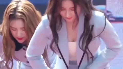 Nancy momoland dance