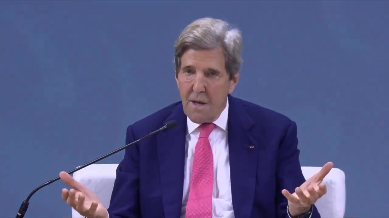 Loud fart sound erupts during John Kerry’s speech at climate panel