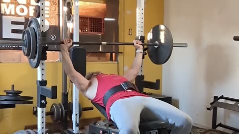 LOW INCLINE BENCH - 205x2r🎥 - SATURDAY NOV 18 let's get back on track