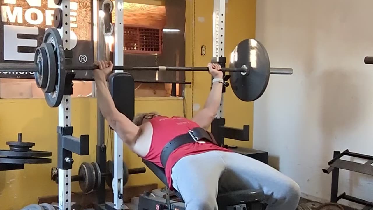 LOW INCLINE BENCH - 205x2r🎥 - SATURDAY NOV 18 let's get back on track