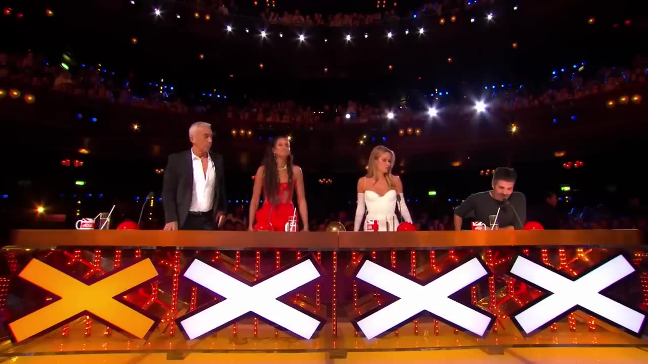 Bruno Tonioli's SECOND Golden Buzzer (SO GOOD HE HAD TO BREAK THE RULES!) - VIRAL FEED